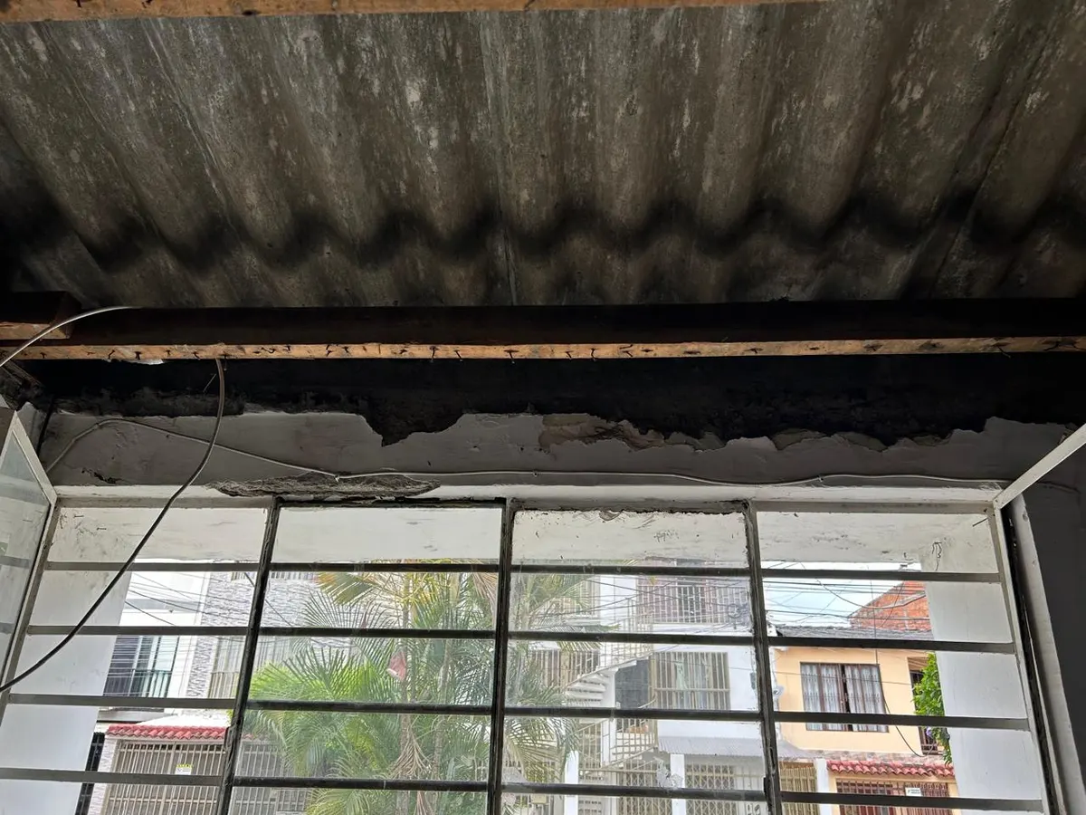 Foto 1 de los daños reportados por Laura Sofía Escalante Arciniegas