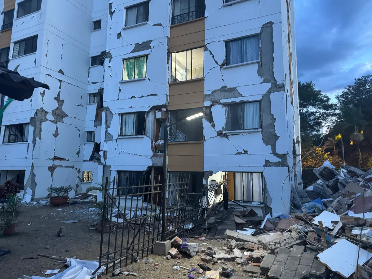 Foto 1 de los daños reportados por Juan Gabriel Lopera